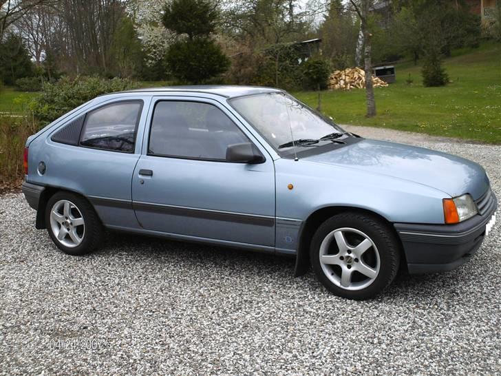 Opel Kadett E [SOLGT] - Da jeg købte den så den sådan ud.. billede 12