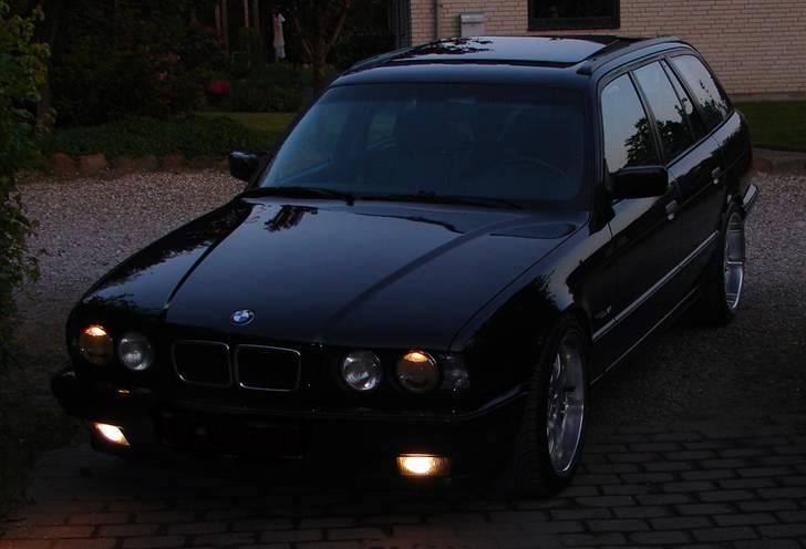 BMW 530i V8 Touring SOLGT billede 16