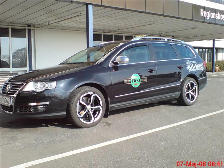 VW Passat Variant Highline   - På sommerhjul billede 1