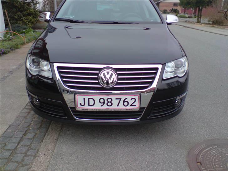 VW Passat Variant Highline   - Der mangler lidt krom - i de nederste ribber, det kommer når Mikkel får dem hjem. billede 15