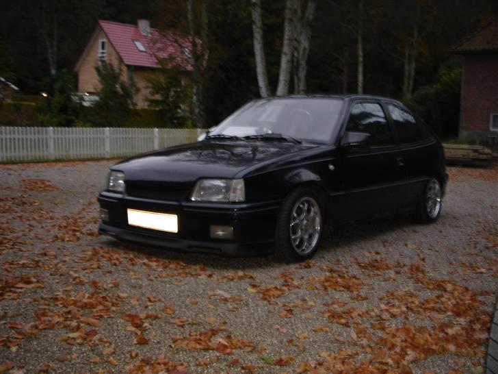 Opel Kadett GSI - Altid godt med et godt sæt forlygter. billede 1