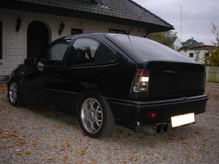 Opel Kadett GSI - God røv! billede 2