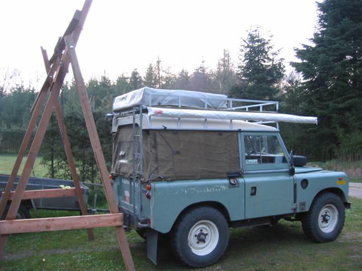 Land Rover Serie III 88" - Og så kom tagtelt og markisen på. billede 14