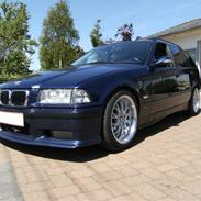 BMW 318I Turing. SOLGT...