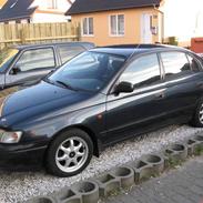 Toyota carina e