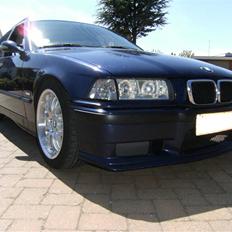 BMW 318I Turing. SOLGT...