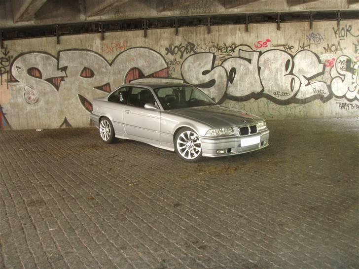 BMW 323 i coupe billede 11