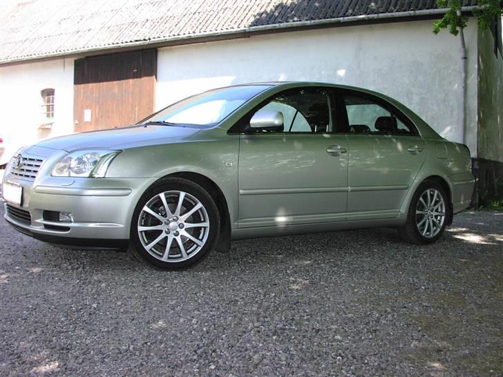 Toyota Avensis 2,0 Aut !SOLGT! billede 2