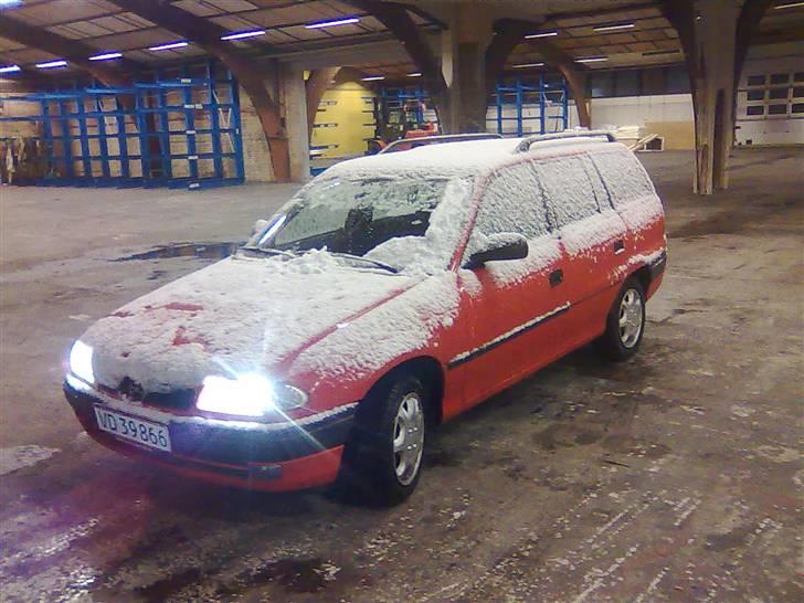 Opel Astra 1,6 i St. SOLGT* billede 2