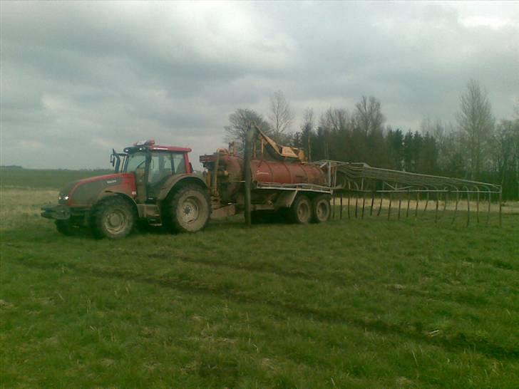 Toyota Rav4 *Solgt* - Valtra T151e + Samson Slamsuger 12M3 billede 16