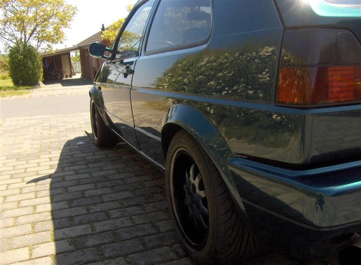 VW Golf Gtd solgt - Efter lidt facelift vinteren over:D Pladerne under motoren er efter skift af bundkars pakning (Mangler lige motorvask) billede 11