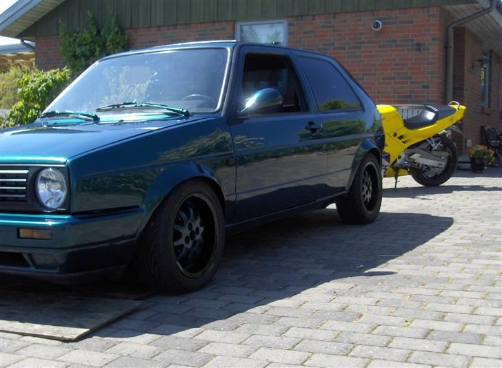 VW Golf Gtd solgt - Efter lidt facelift vinteren over:D Pladerne under motoren er efter skift af bundkars pakning (Mangler lige motorvask) billede 15