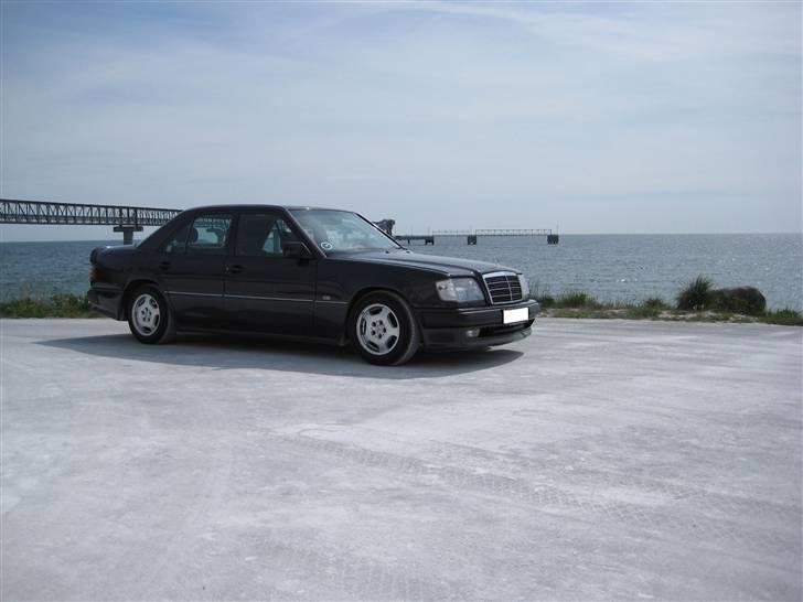 Mercedes Benz 300E AMG ***SOLGT*** billede 1