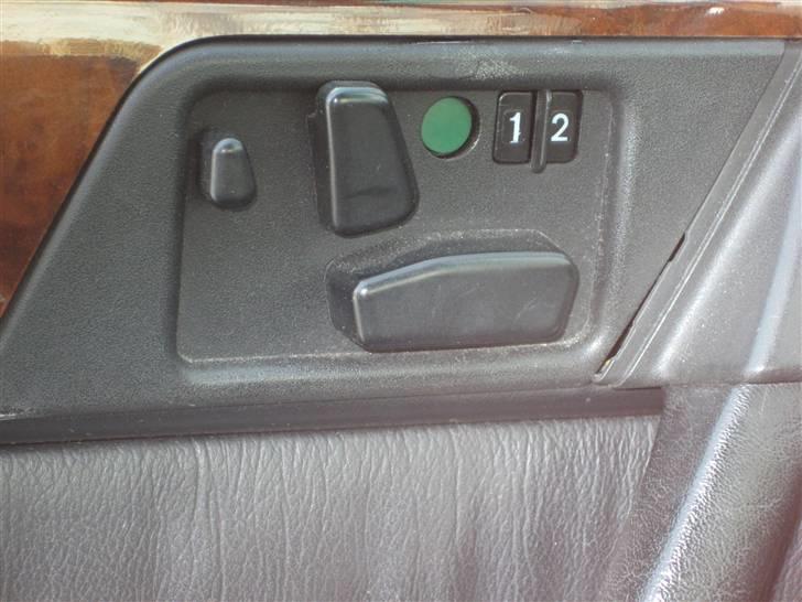 Mercedes Benz 300E AMG ***SOLGT*** - El justerbart sæde med memory til 2 personer billede 9