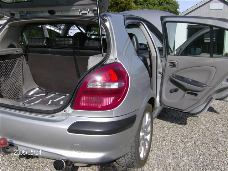 Nissan Almera billede 1