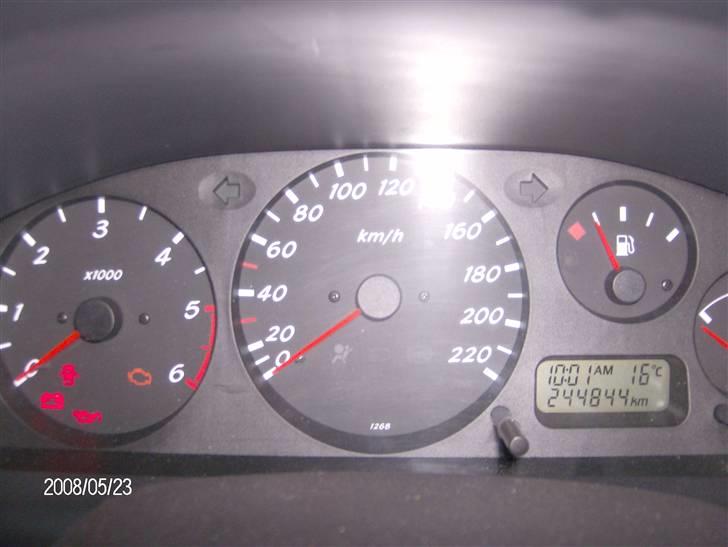 Nissan Almera billede 10