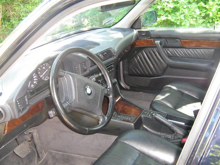 BMW 525i - her kan man se træ interiøre laver af kinesisk ånde-nød billede 7