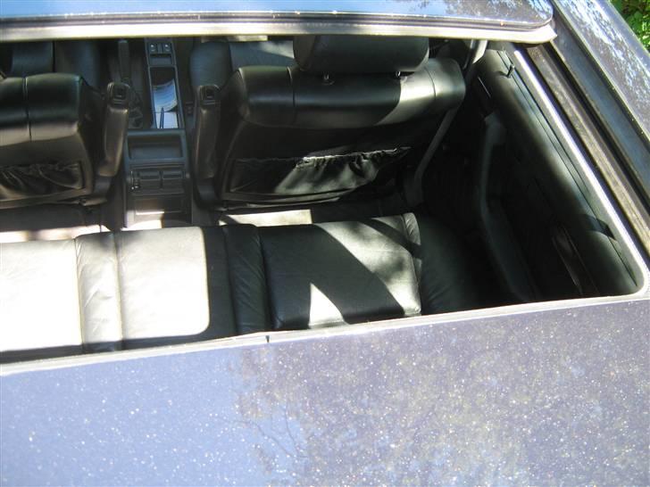 BMW 525i - ned genem soltag bagerst i bilen billede 14