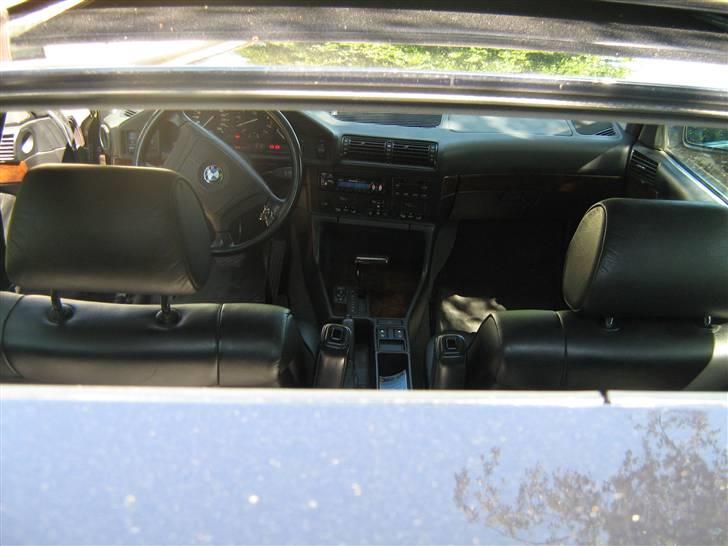 BMW 525i - ned genem soltag bagerst mod fronten billede 15