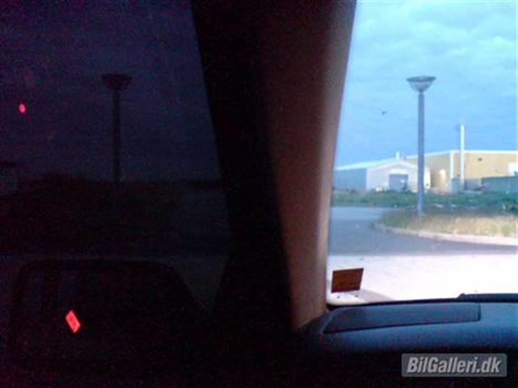 VW Golf 3 TDI Golf 3½ SOLGT - Giver en ide om hvor mørke ruderne er... Forruden er ikke tonet. billede 8