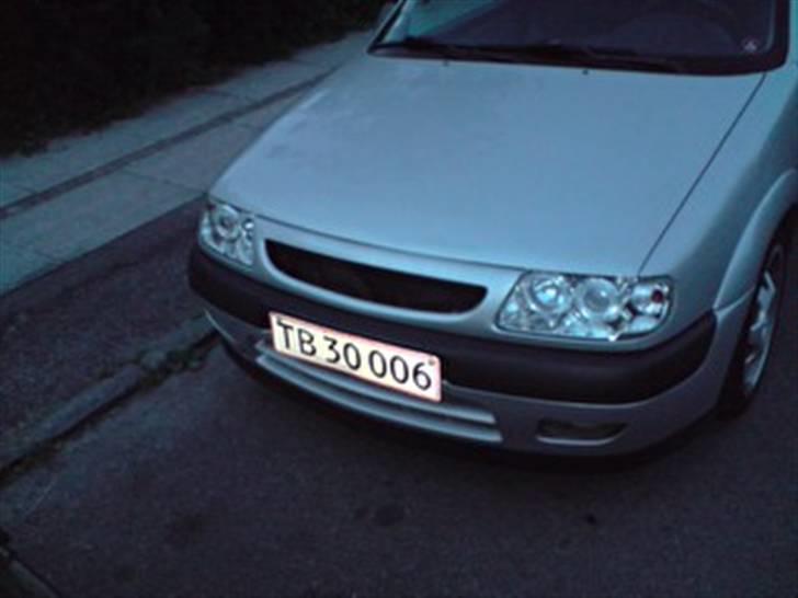 Citroën Saxo VTS 16v STJÅLET - Hjemmelavet gril uden emblem billede 12