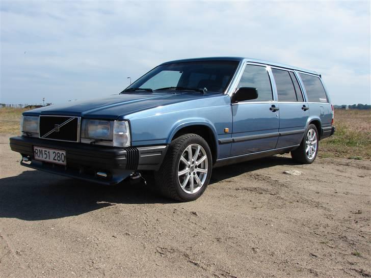 Volvo 740 GLE - Havnen i Nyborg billede 1