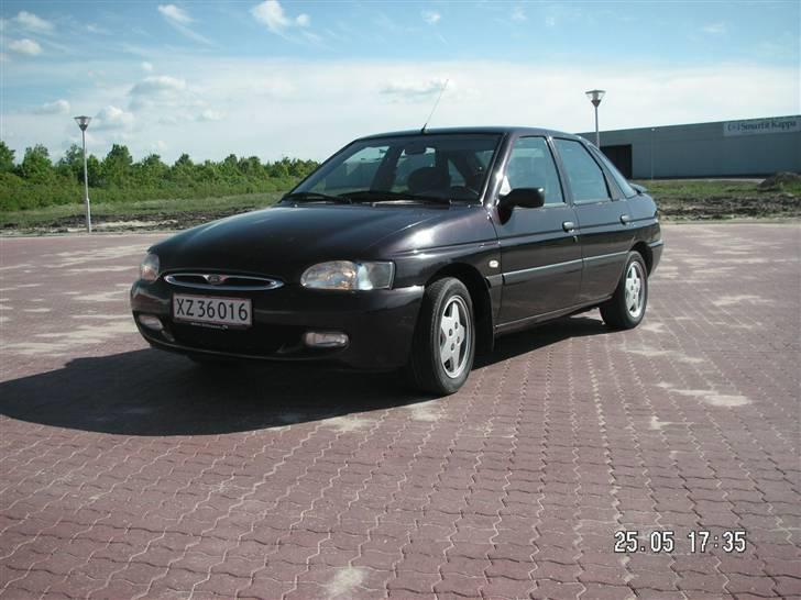 Ford Escort 1.8Sport "solgt" billede 1