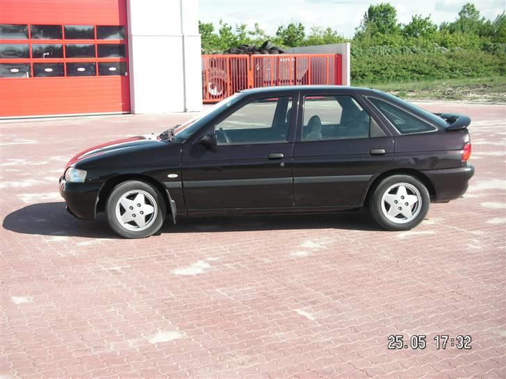 Ford Escort 1.8Sport "solgt" billede 2