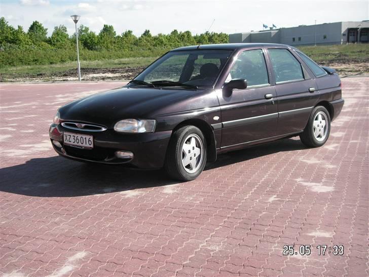 Ford Escort 1.8Sport "solgt" billede 3