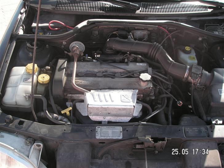 Ford Escort 1.8Sport "solgt" billede 6