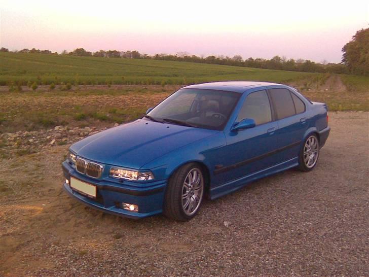 BMW E36 325 i (SOLGT) billede 2