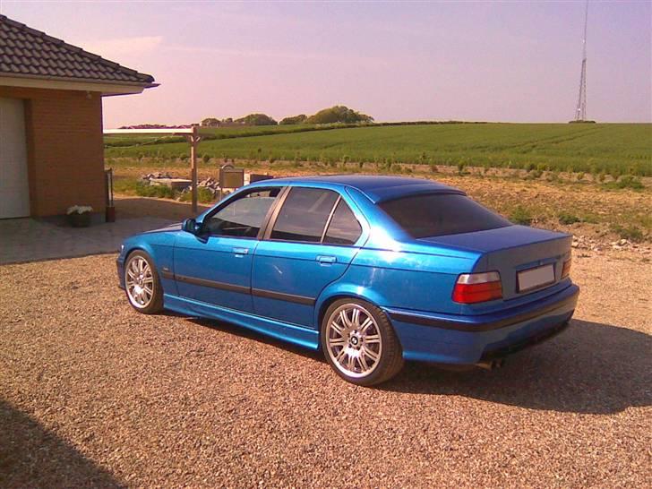 BMW E36 325 i (SOLGT) billede 5