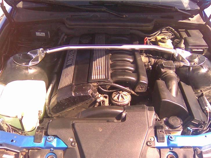 BMW E36 325 i (SOLGT) billede 15