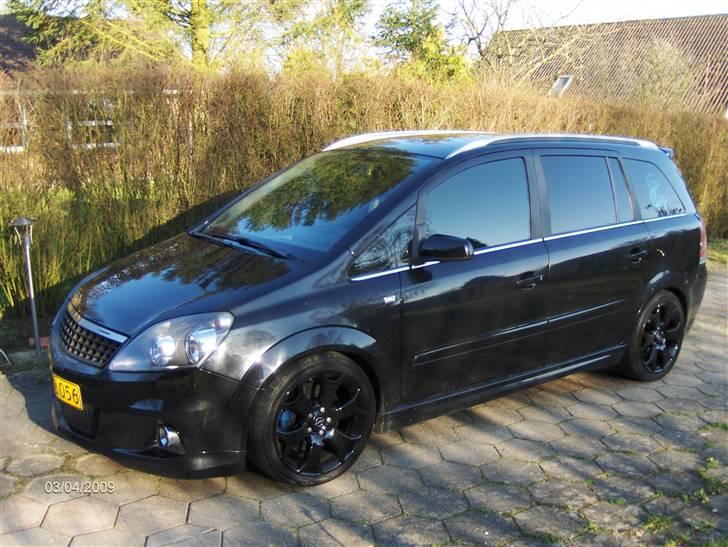 Opel Zafira 240 Opc billede 1