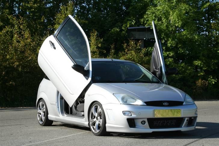 Ford Focus 2.0i Lambo - SOLGT billede 1