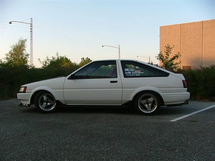 Toyota corolla ae86 coupe gt billede 1