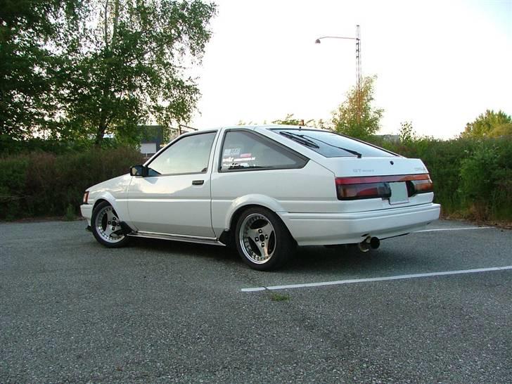 Toyota corolla ae86 coupe gt billede 2