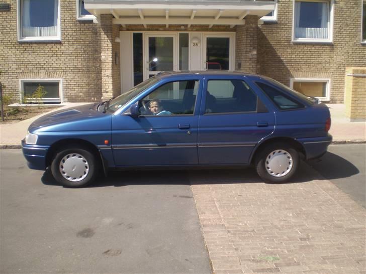 Ford escort SOLGT - side ways billede 2