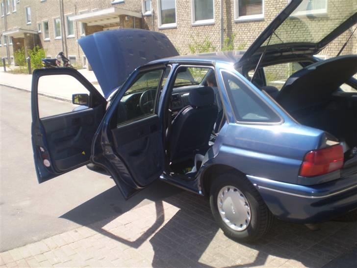 Ford escort SOLGT - klar til at lette :) billede 6