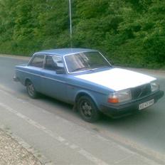 Volvo 242