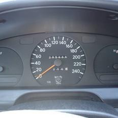 Toyota carina E Solgt