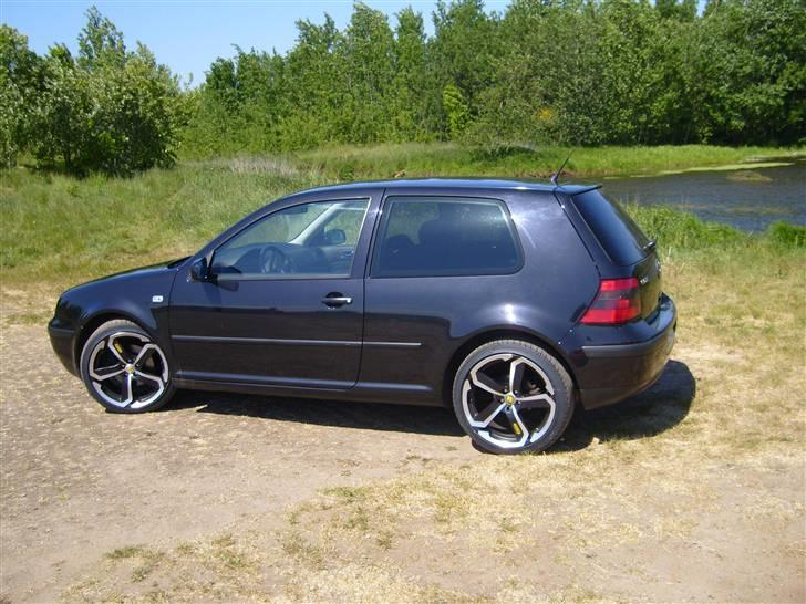 VW Golf IV TDI - Nu med skygge og dotz fælge.. :D på tur ved en skov sø! billede 14