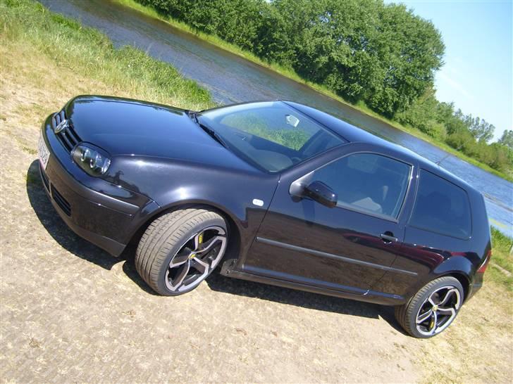 VW Golf IV TDI - Nu med skygge og dotz fælge.. :D på tur ved en skov sø! billede 15