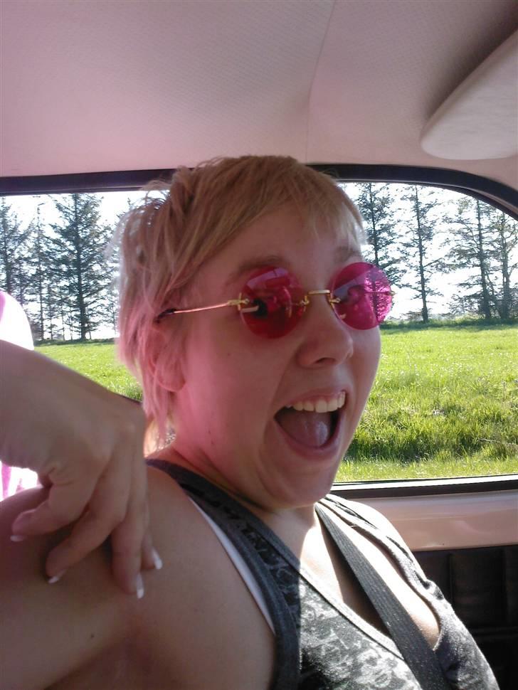 Opel Kadett D - jaah mine seje solbriller ;)  billede 6