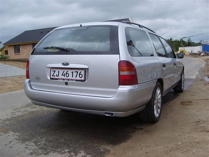 Ford Mondeo St.c - Det vil pynte gevaldigt med en tagspoiler, dobbel udstøning og RS kofanger billede 3