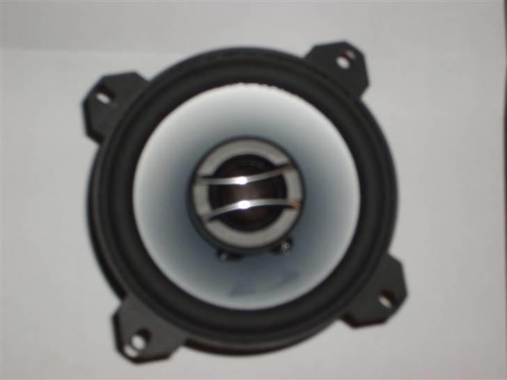 Ford Mondeo St.c - Vil have fat i nogle andre da 6*9 kom i fordørene overvejer et par 6*9 mere da de også næsten passer i bagdørene. billede 9