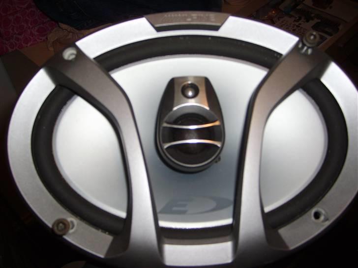 Ford Mondeo St.c - Så fik jeg sku lige monteret 6*9 i fordørene, en lille smule tilpasning og så sad de der. billede 10