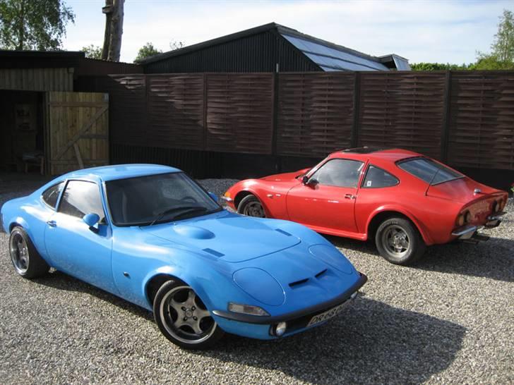 Opel GT/J   - Her min lille Madam Blå sammen med det nye røde lyn. billede 11