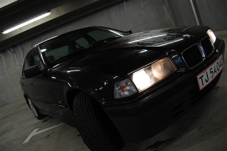 BMW E36 316i billede 1