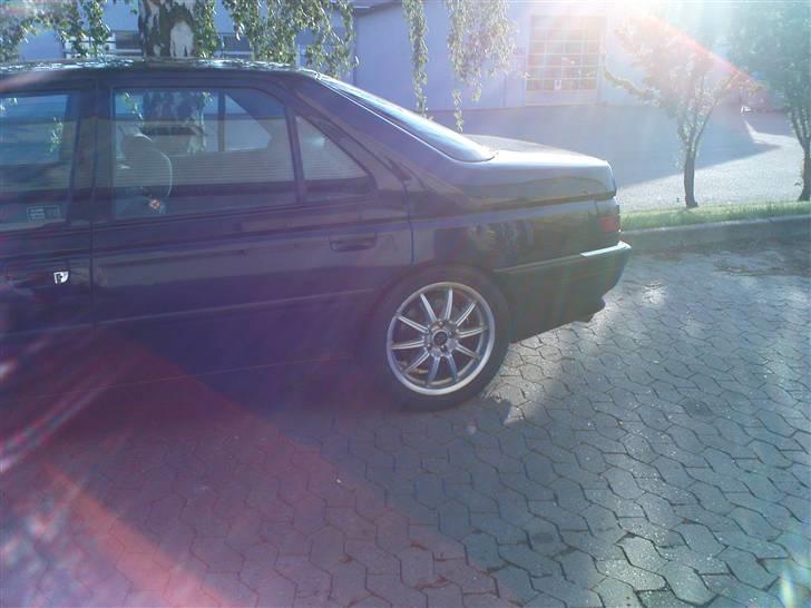 Peugeot 605 total skadet :( billede 5